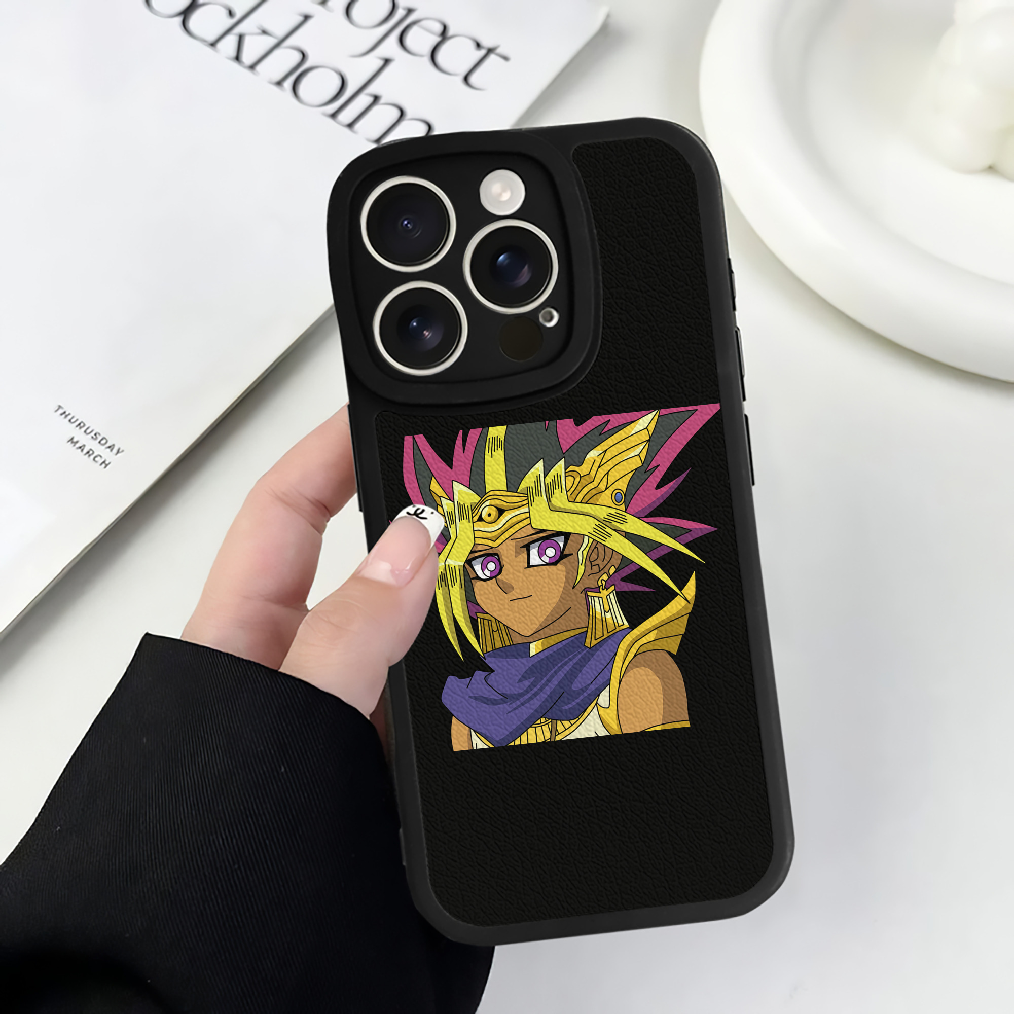 遊☆戯☆王 Yu-Gi-Oh! 【iPhone 16シリーズ対応】シリコンスマホケース（レザー調） 材質：シリコン